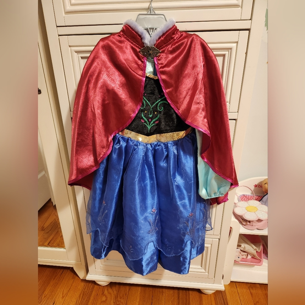 Disney Store Anna Costume Size 4